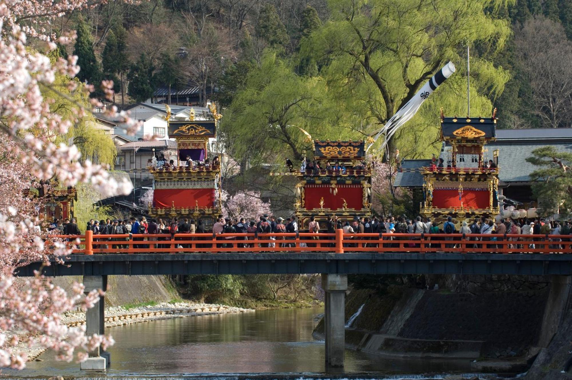 Hida Takayama Onsen Takayama Green Hotel - Keio Group Hotels - Dış mekan fotoğraf The festival of the shrine