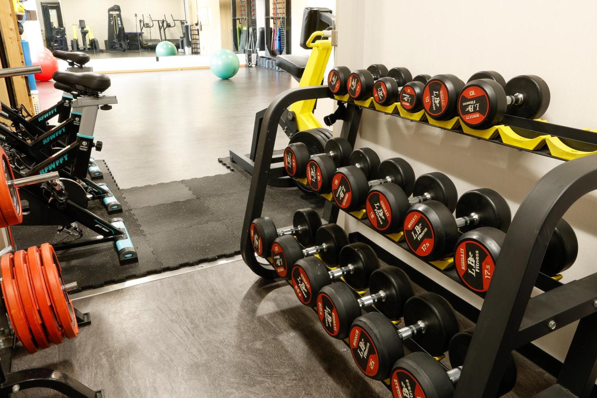 Hida Takayama Onsen Takayama Green Hotel - Keio Group Hotels - Dış mekan fotoğraf Dumbbells on a rack